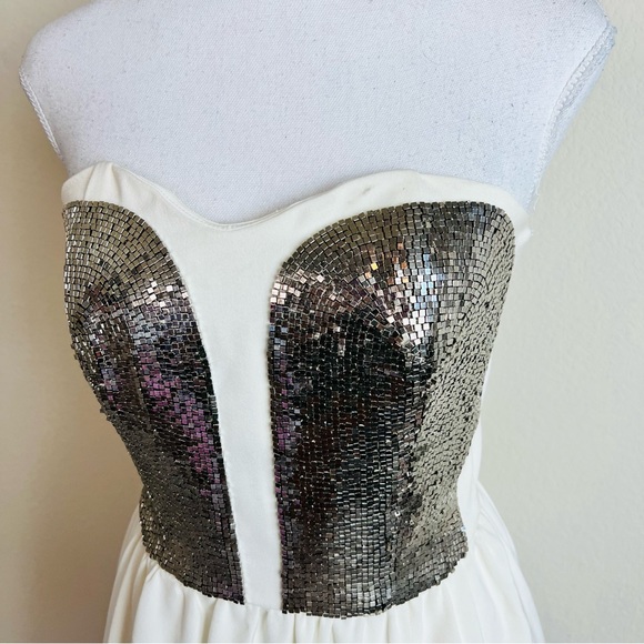 NWT Keepsake Cream Silver Beaded Embellished Sweetheart Strapless Mini Dress - Picture 2 of 10